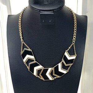 Black White & Gold Articulated Chevron Necklace Gold Tone Chain 17"L 3" Extender
